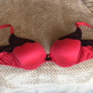 Red w/Black Lace Victoria’s Secret Bra Size 38D